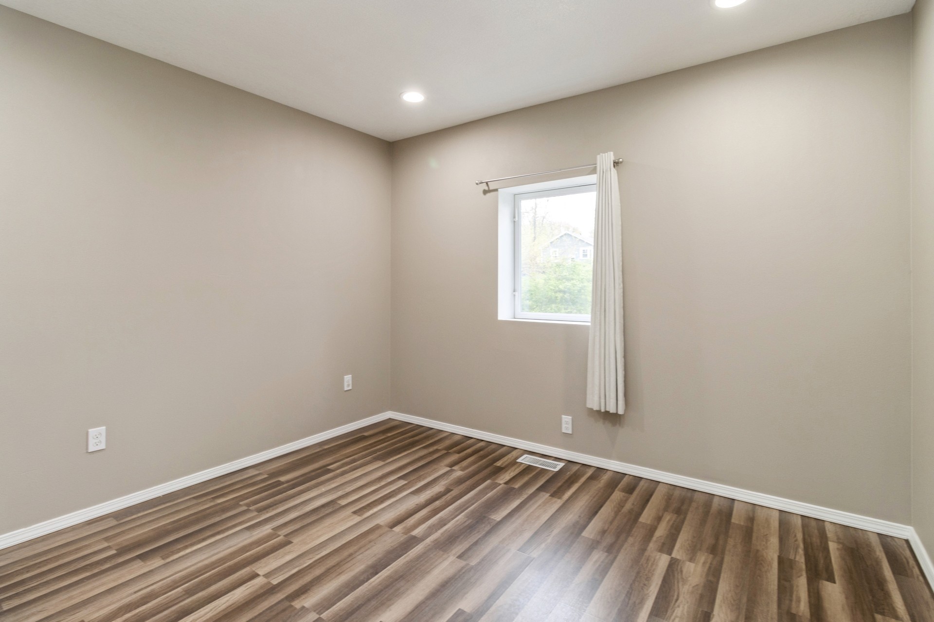 704 Creston Avenue, Des Moines, Iowa image 10