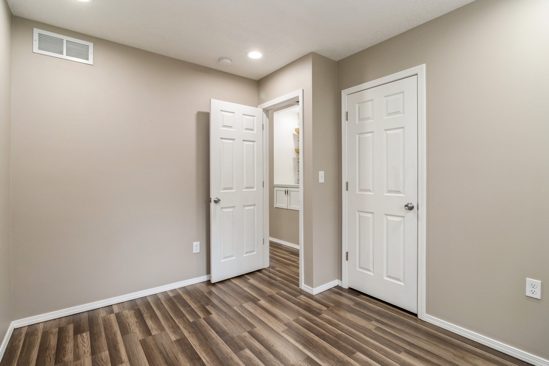 704 Creston Avenue, Des Moines, Iowa image 16