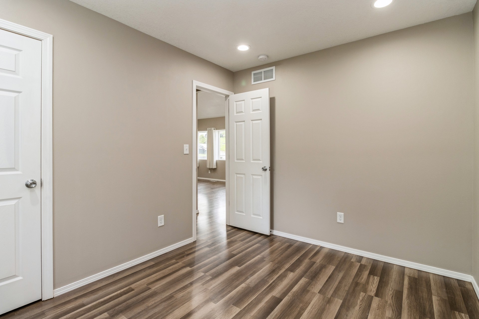 704 Creston Avenue, Des Moines, Iowa image 14