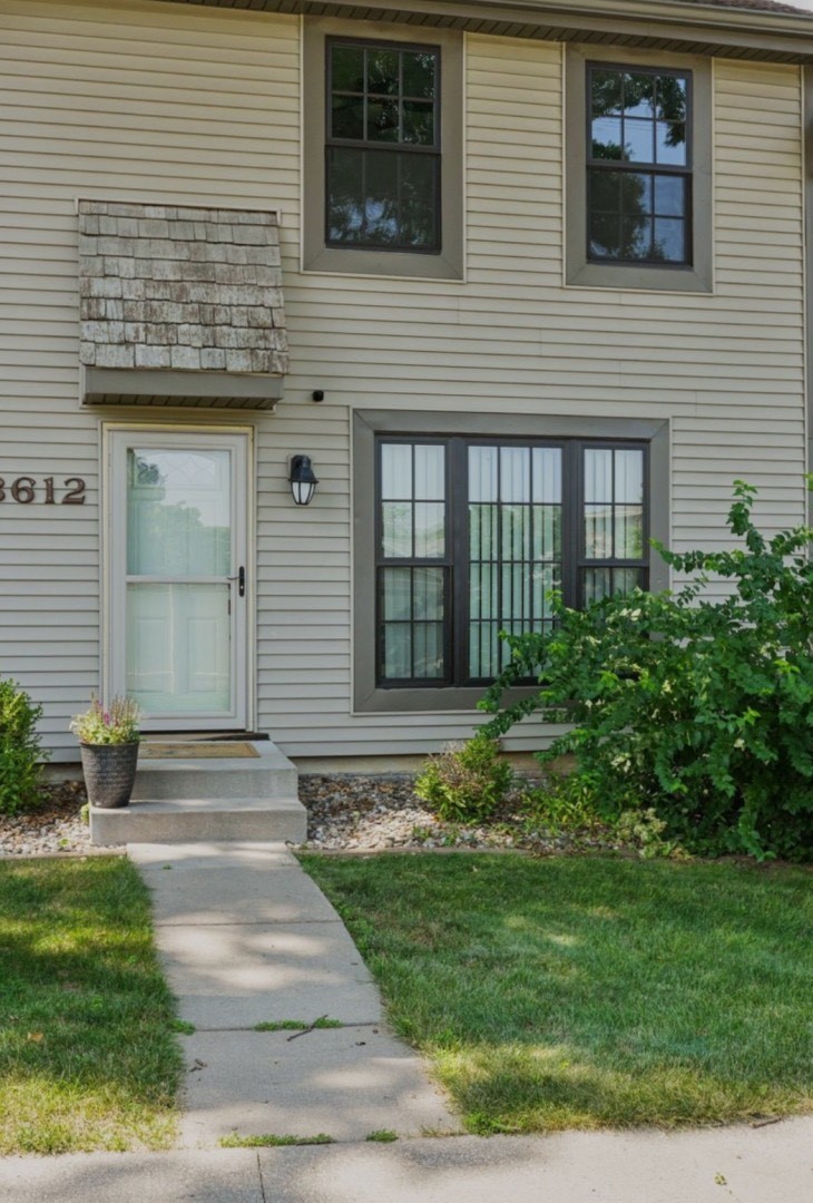 8612 Alpine Drive #E, Urbandale, Iowa image 1