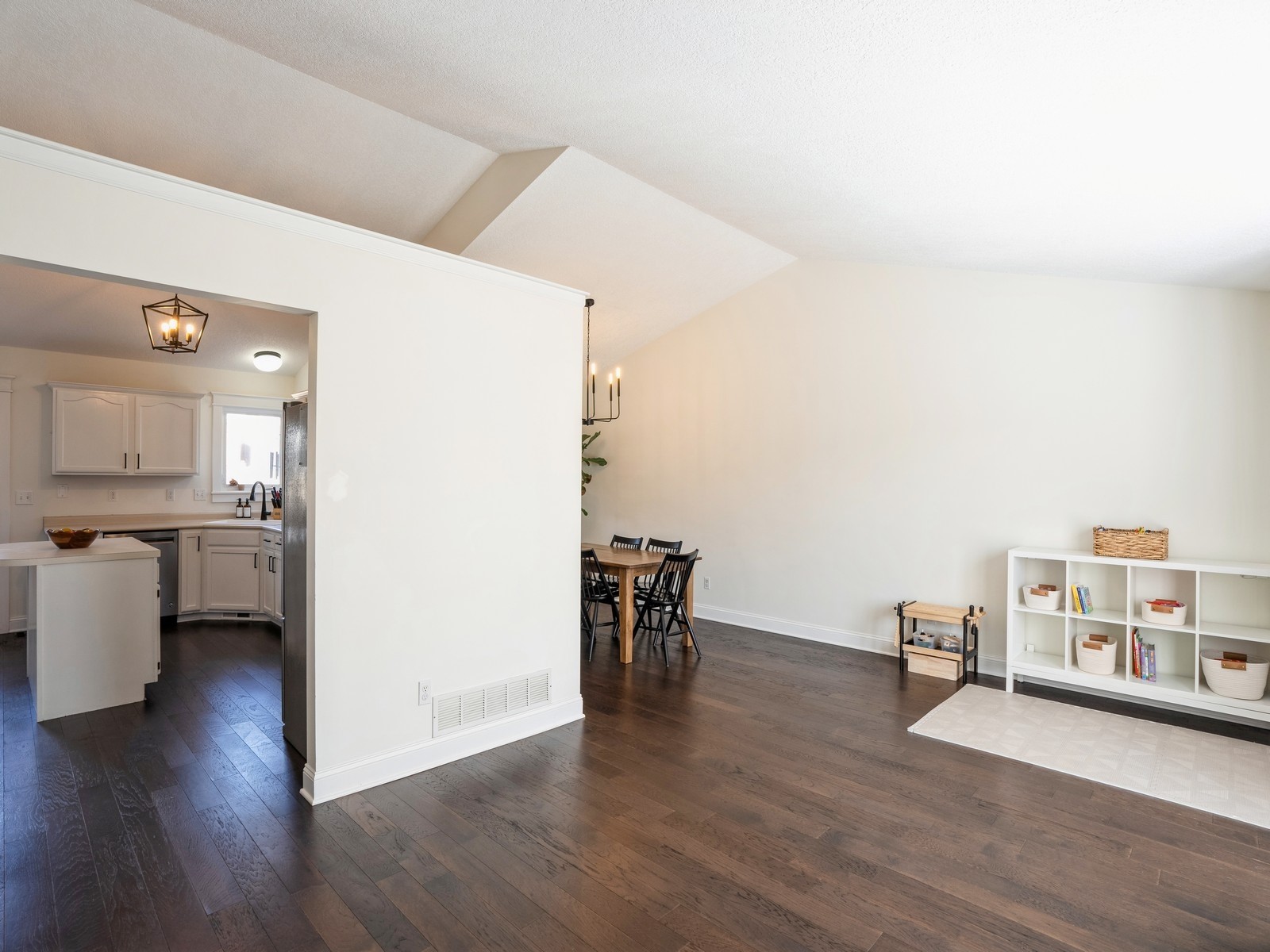 4455 Ashley Park Drive, West Des Moines, Iowa image 4
