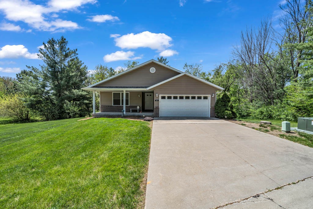 501 E 19th Street #10, Newton, Iowa image 2