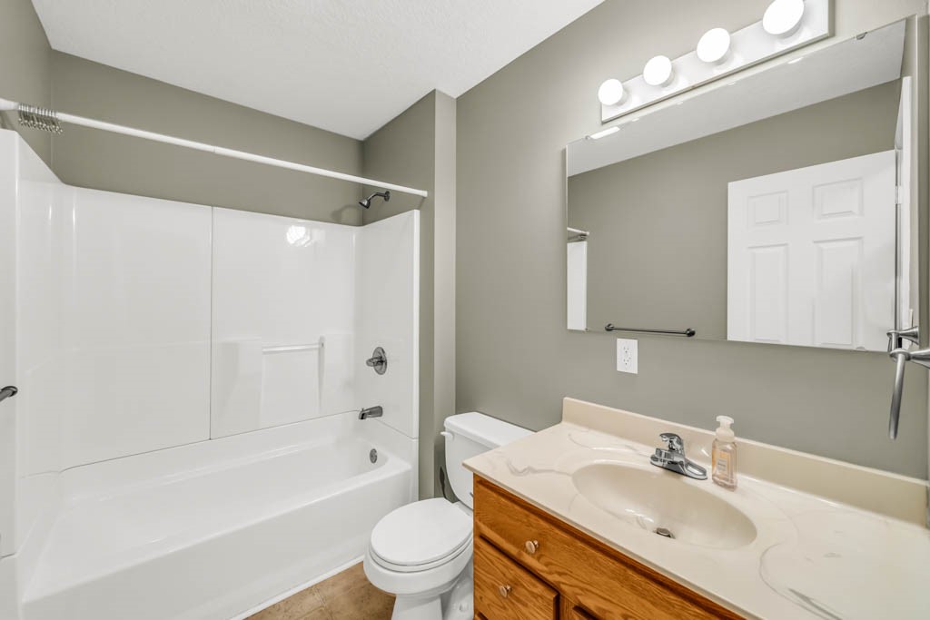 501 E 19th Street #10, Newton, Iowa image 18