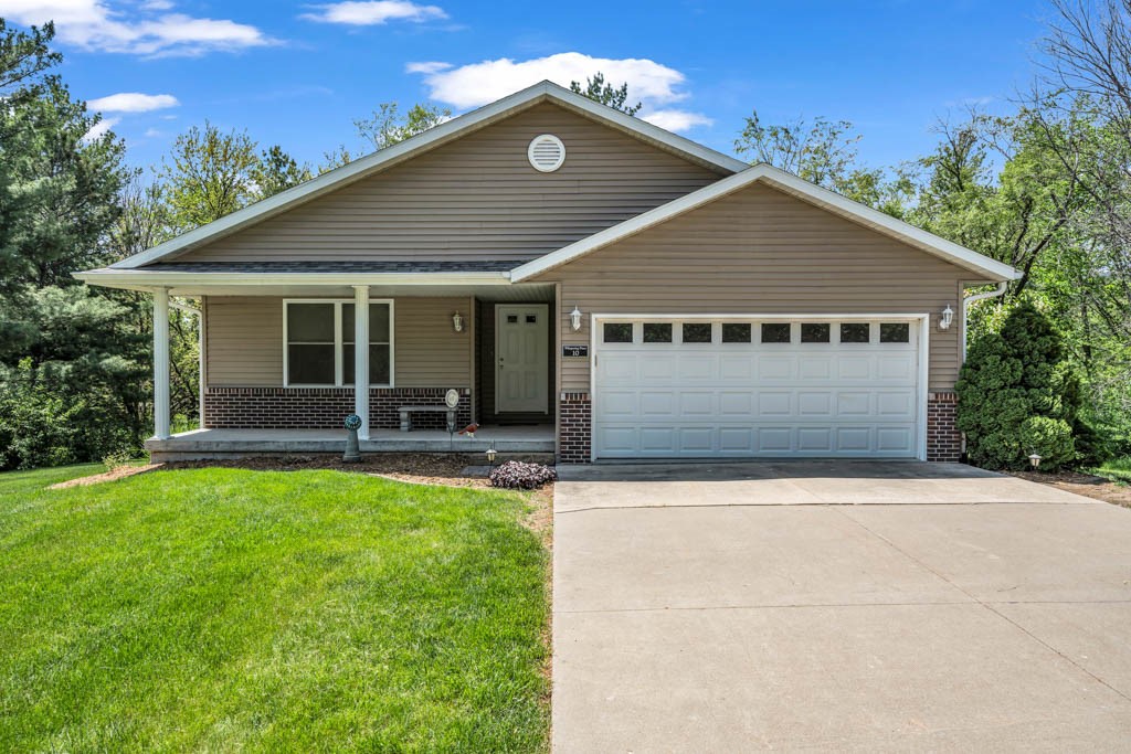 501 E 19th Street #10, Newton, Iowa image 1