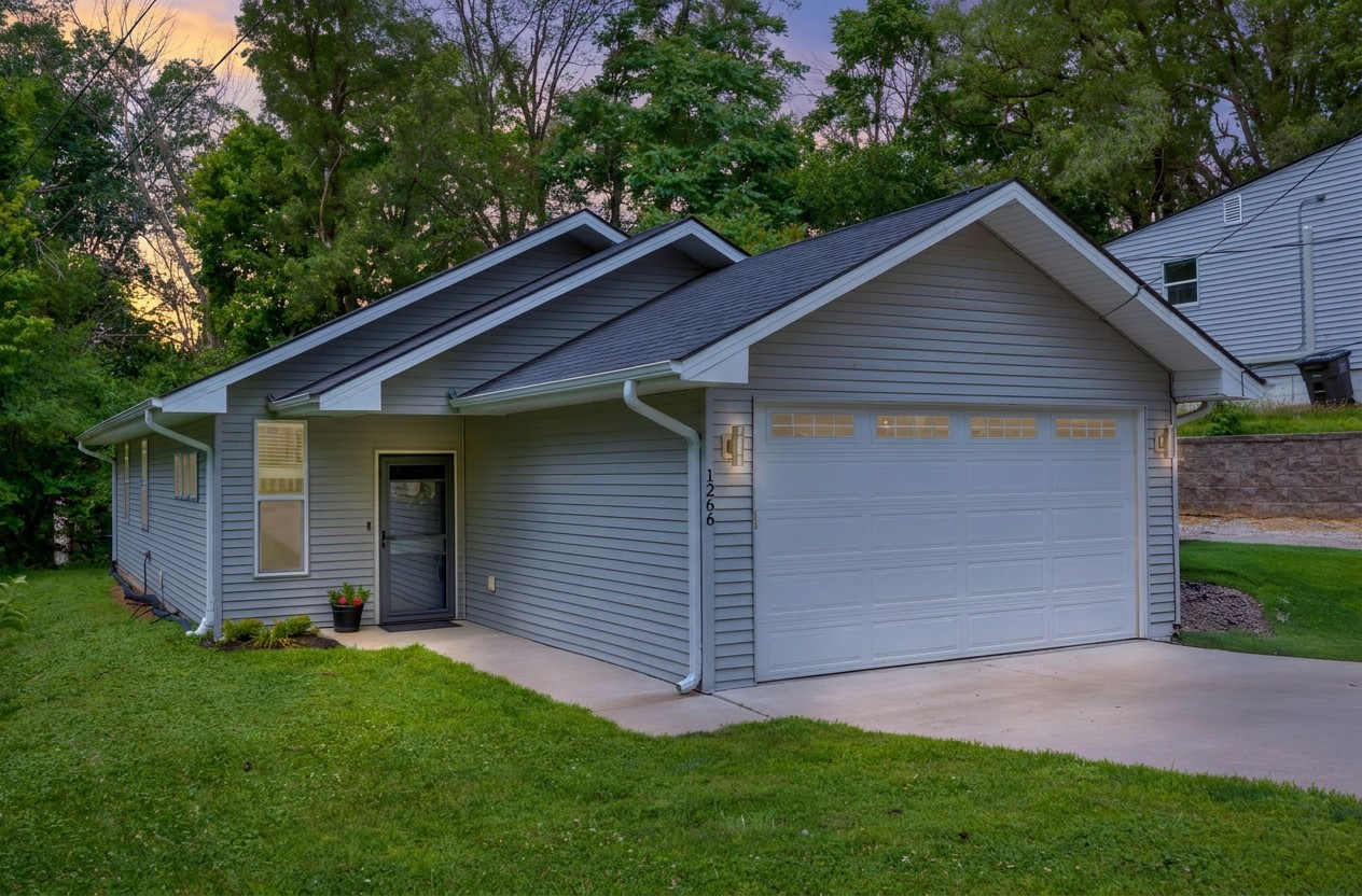 Photo 1 of 24 — 1266 E 36th Court, Des Moines, IA 50317
