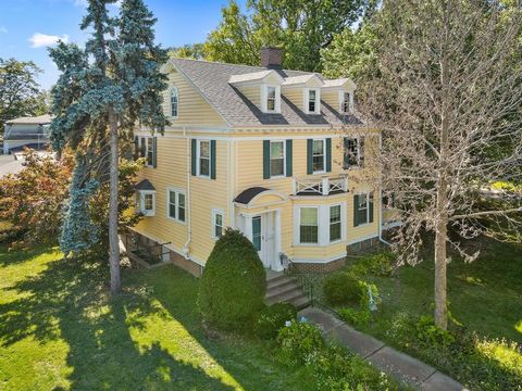 Homes For Sale - 702 E Montgomery Street<br/> Marion County, Knoxville, IA 50138