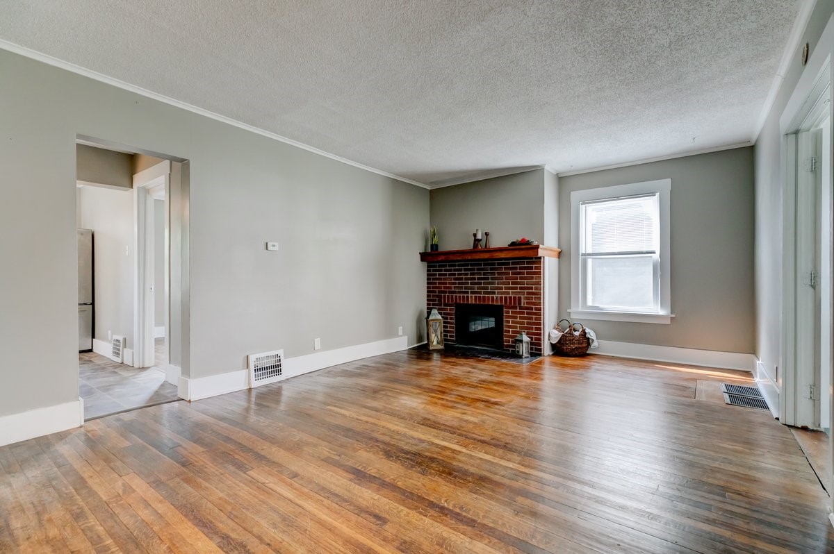 667 46th Street, Des Moines, Iowa image 2