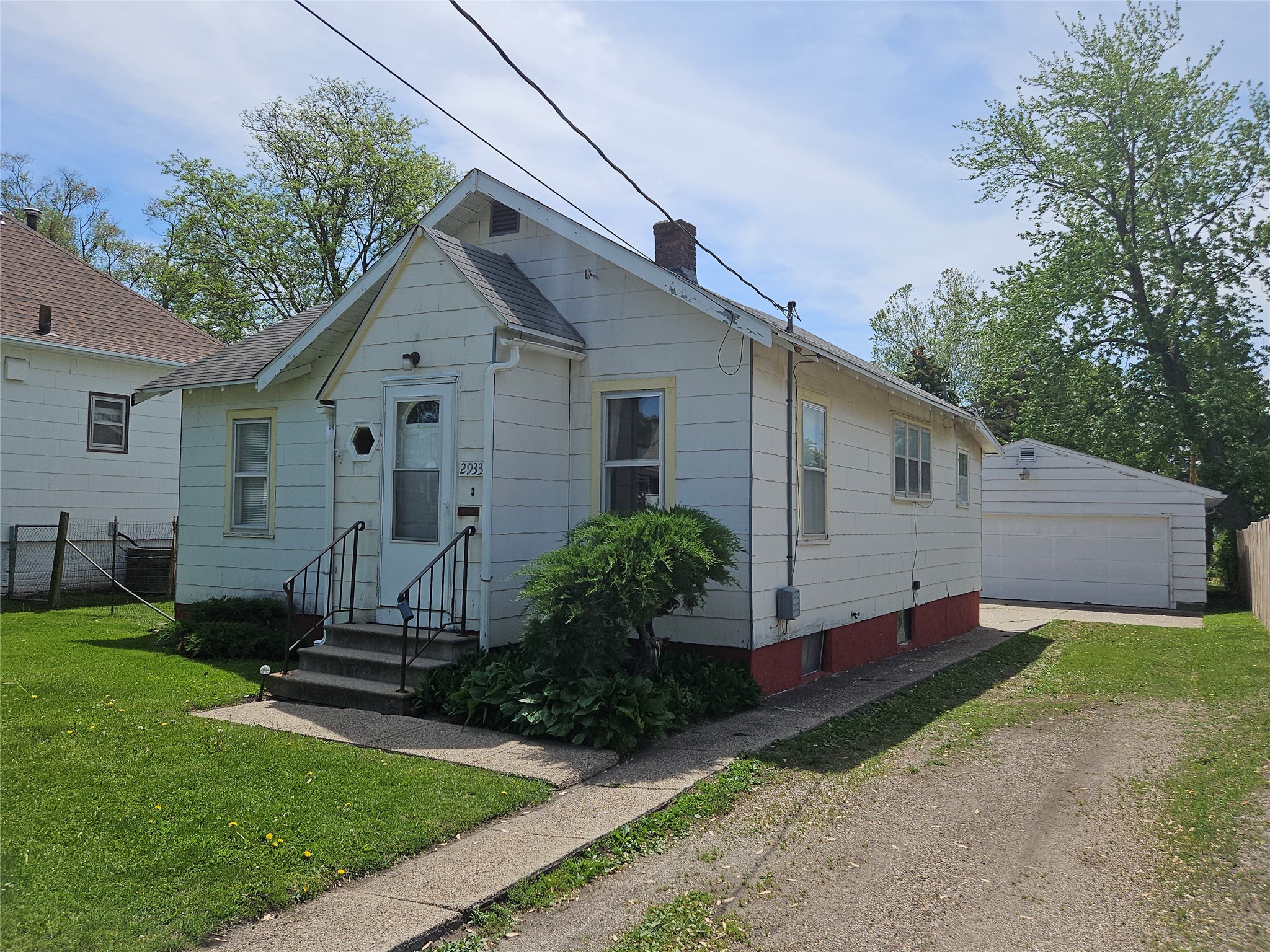 2933 Lyon Street, Des Moines, Iowa image 2