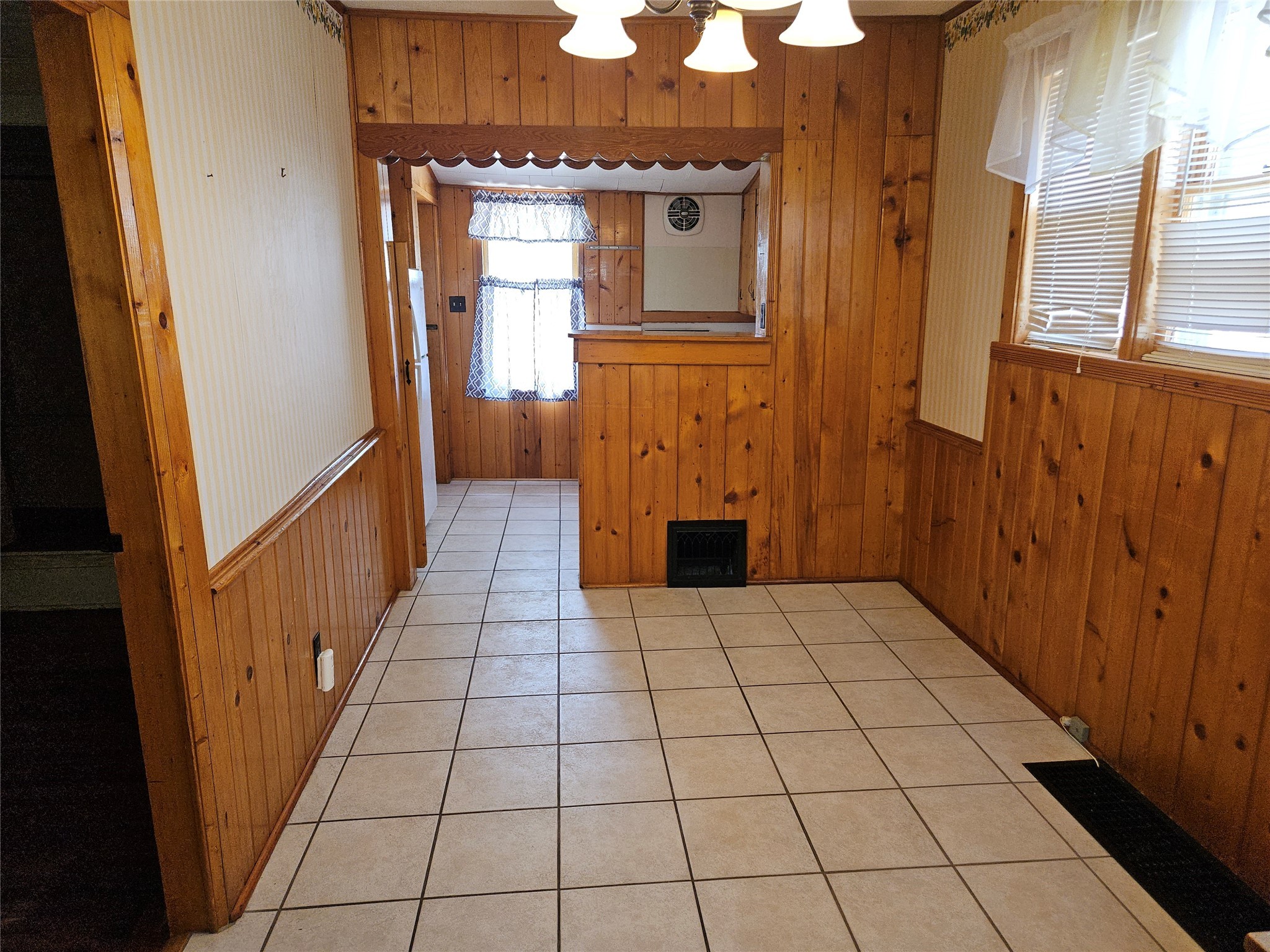 2933 Lyon Street, Des Moines, Iowa image 8