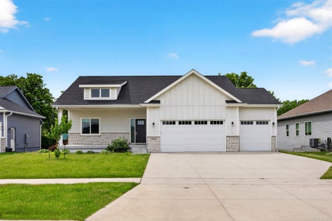 Homes For Sale - 1500 Marina Cove Drive<br/> Polk City, IA 50226