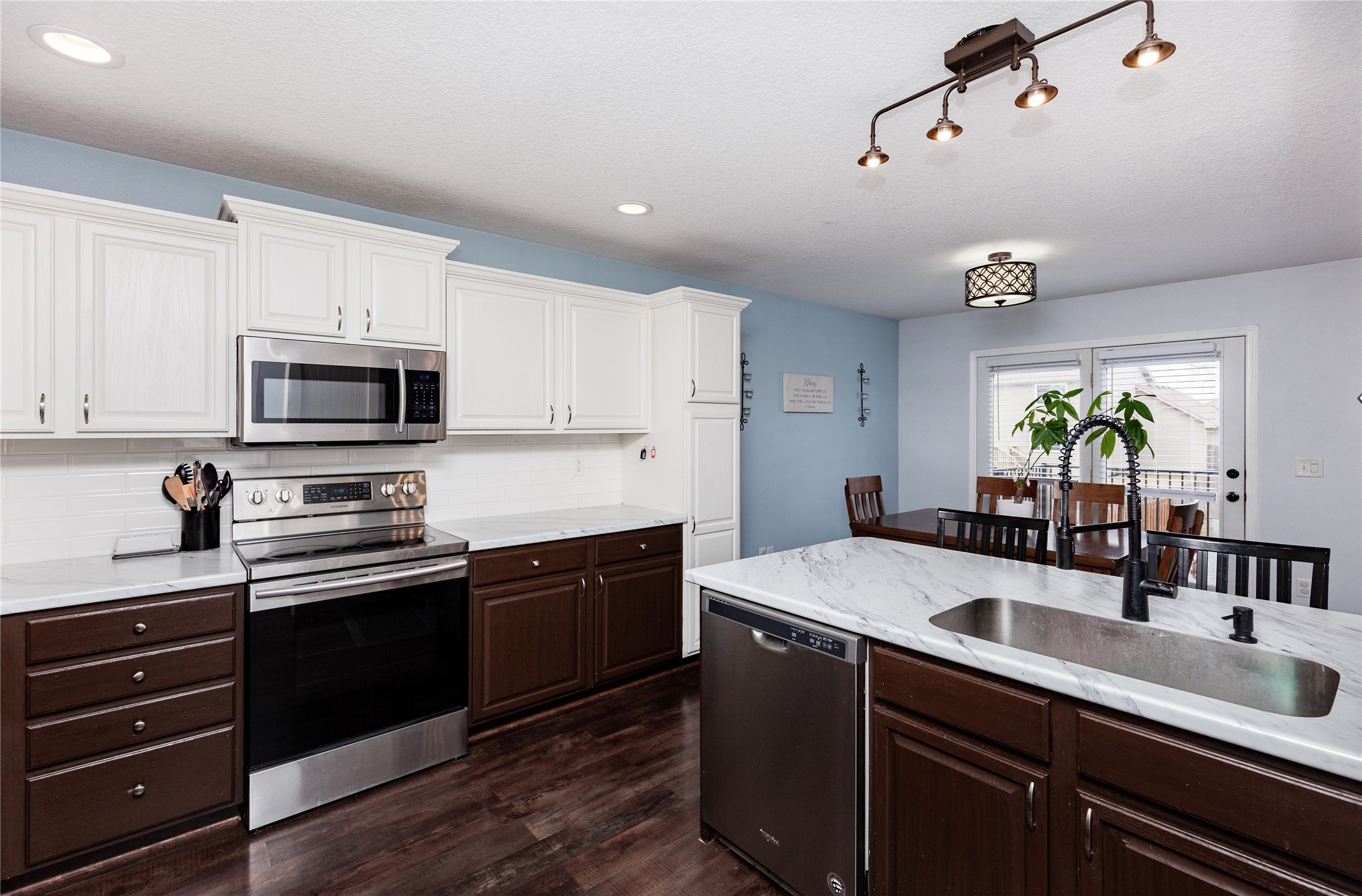 3024 SW Applewood Street