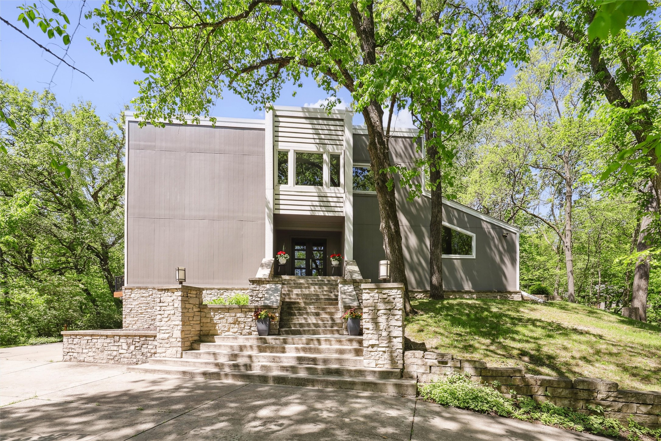 13282 Oak Brook Drive