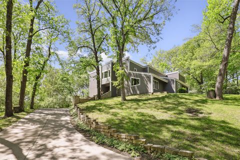 13282 Oak Brook Drive Urbandale IA 50323