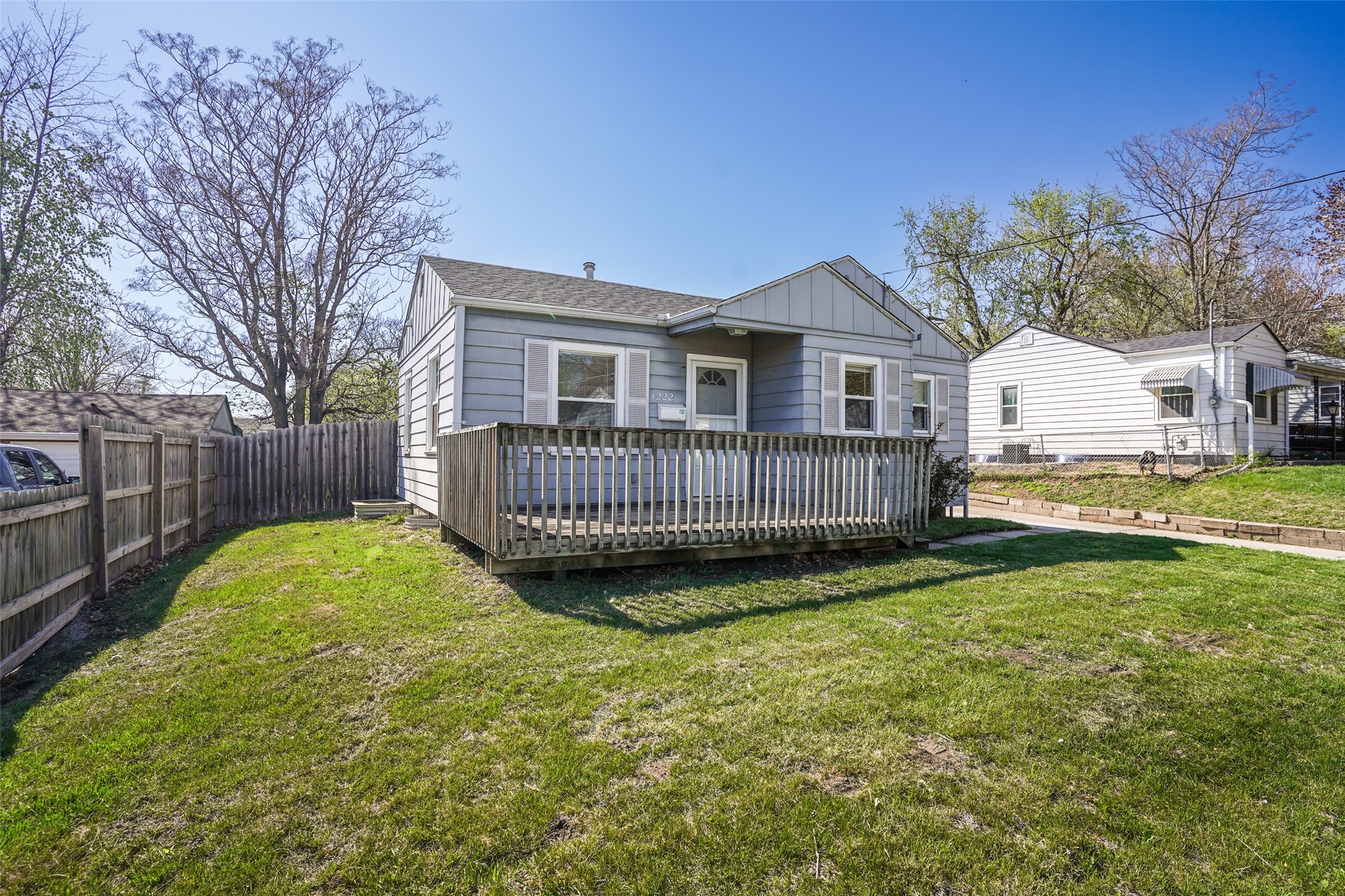 1222 E 33rd Court, Des Moines, Iowa image 1