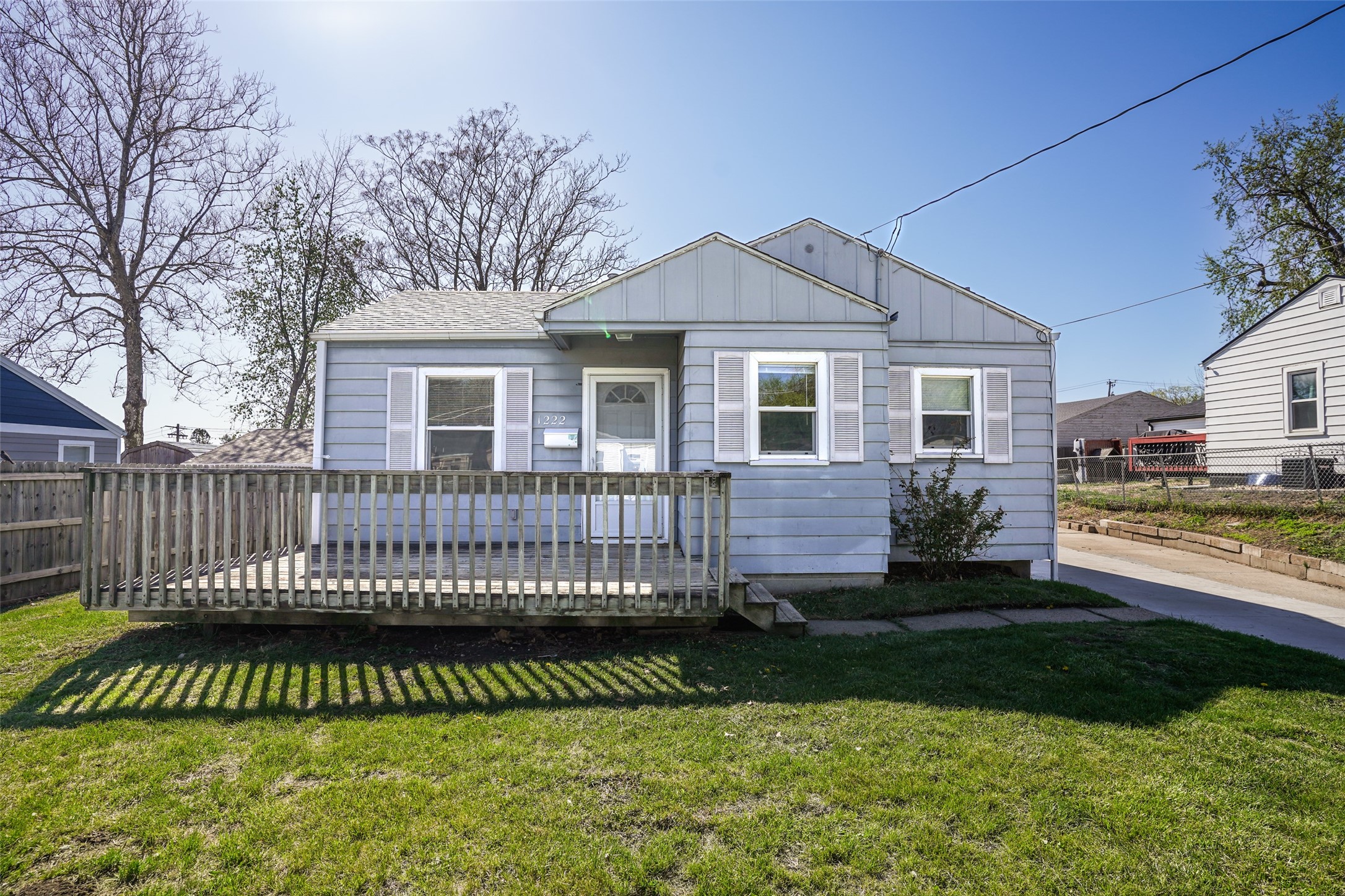 1222 E 33rd Court, Des Moines, Iowa image 3