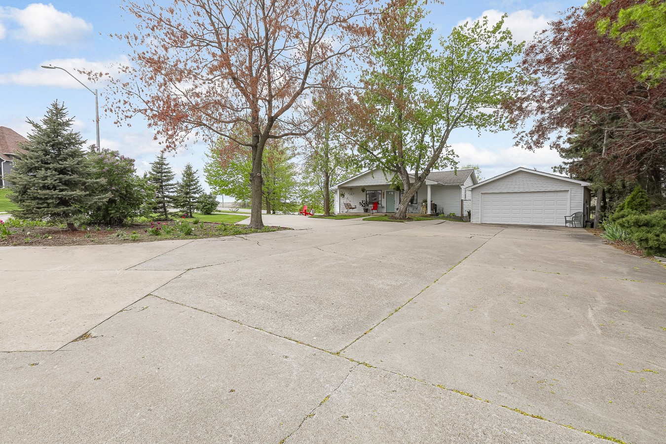1806 Neil Drive, Pella, Iowa image 23