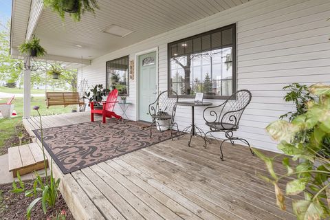 1806 Neil Drive Pella IA 50219