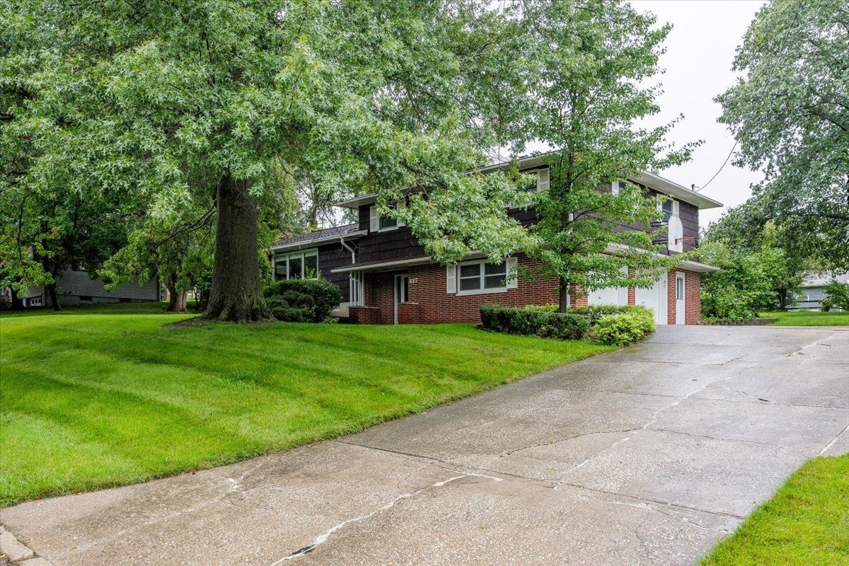 617 Main Street - Photo 2