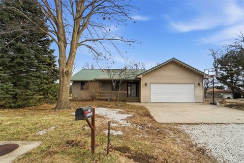 Apartment For Sale - 201 Oakridge Drive<br/> Guthrie County, Panora, IA 50216
