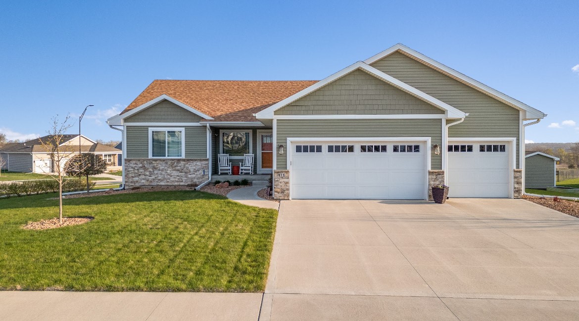 416 Meadow Road, Adel, Iowa image 1