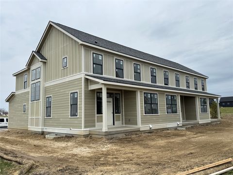 Condo For Sale - 1611 Sunset Harvest Avenue<br/> Cumming, IA 50061