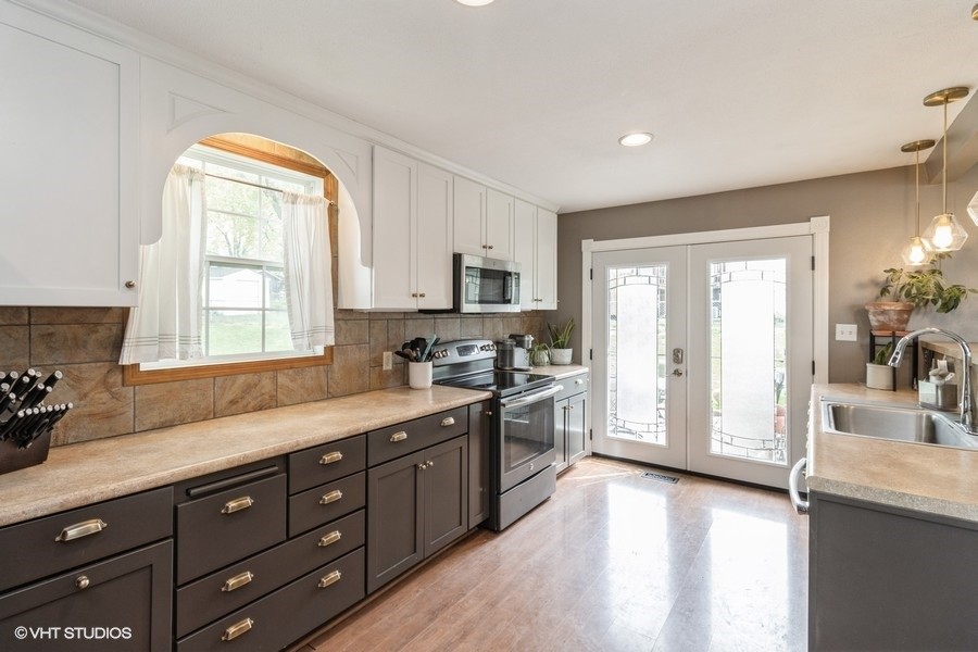 8809 Woodmayr Circle, Norwalk, Iowa image 17
