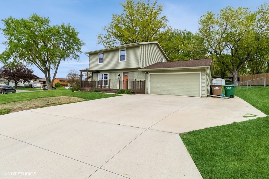 8809 Woodmayr Circle, Norwalk, Iowa image 4