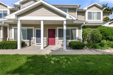 Condominium in Des Moines IA 2300 Hart Avenue.jpg