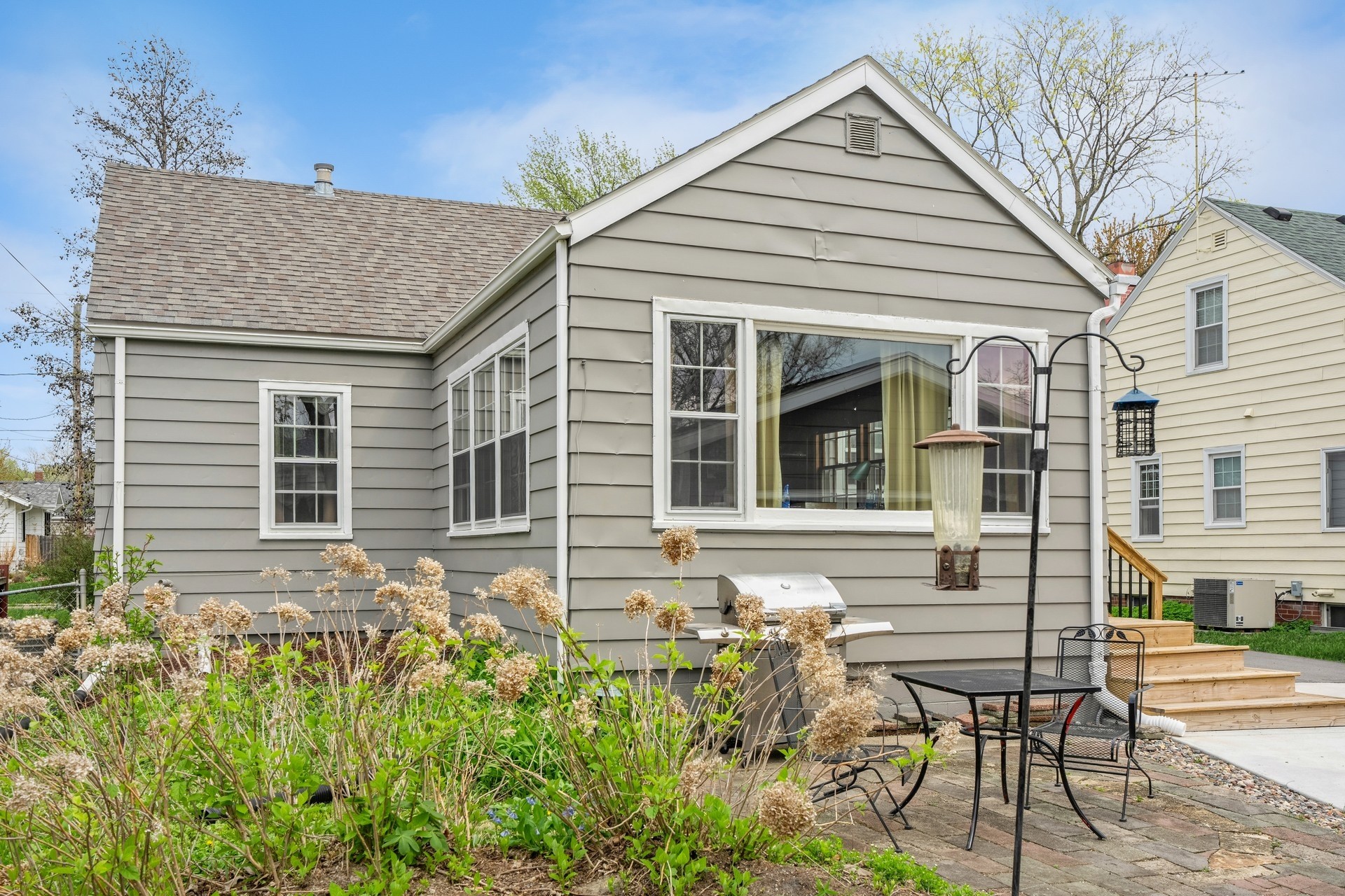 Des Moines, Iowa 50310, United States, 2 Bedrooms Bedrooms, ,2 BathroomsBathrooms,Residential,Pending,87992