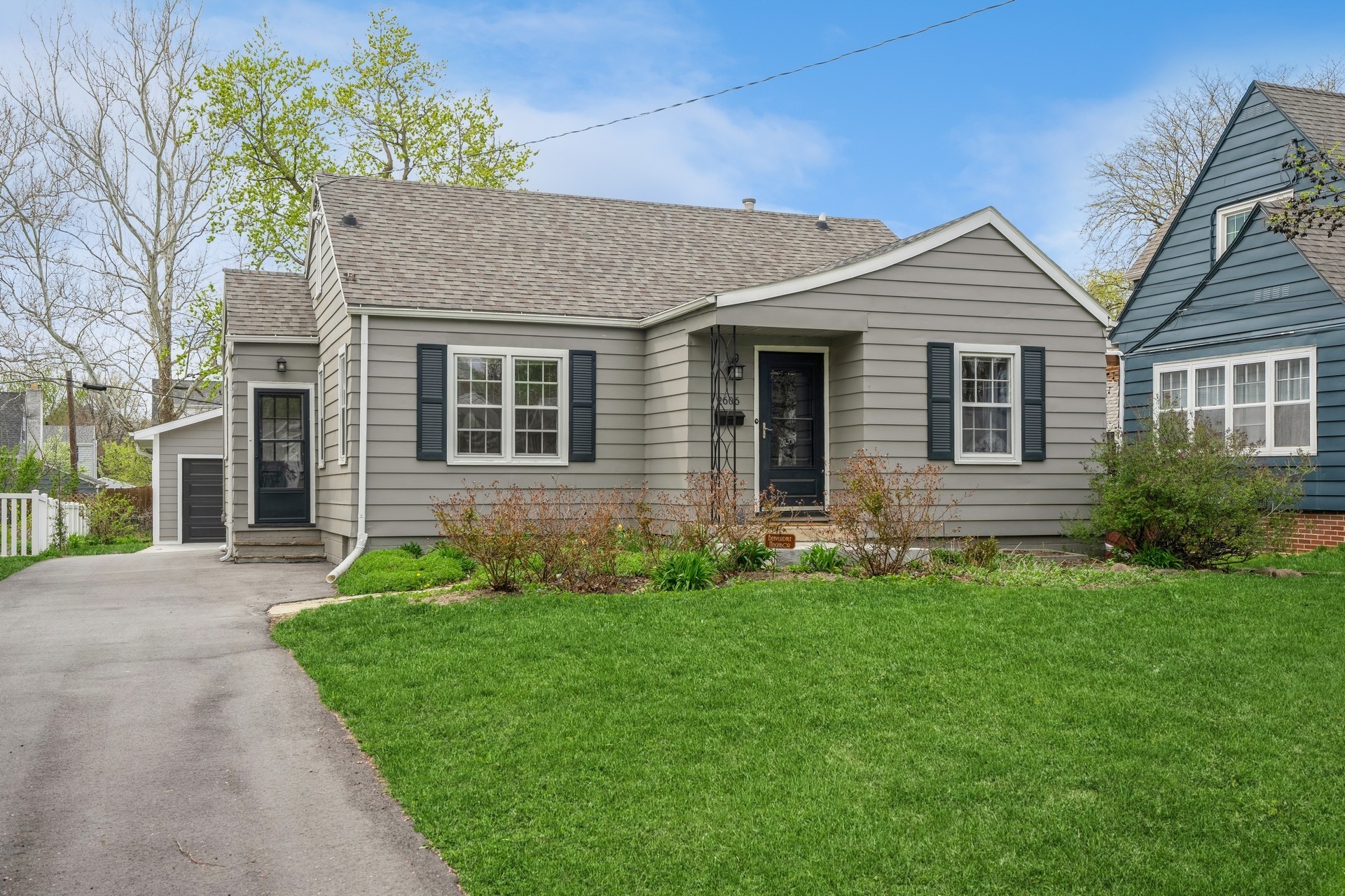 Des Moines, Iowa 50310, United States, 2 Bedrooms Bedrooms, ,2 BathroomsBathrooms,Residential,Pending,87992