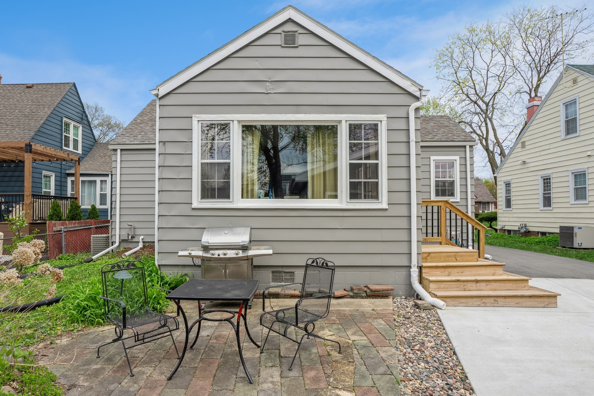 Des Moines, Iowa 50310, United States, 2 Bedrooms Bedrooms, ,2 BathroomsBathrooms,Residential,Pending,87992