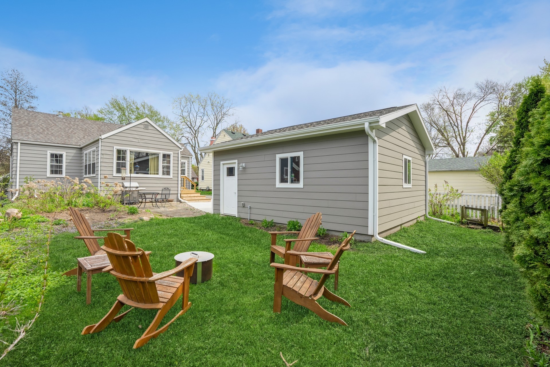 Des Moines, Iowa 50310, United States, 2 Bedrooms Bedrooms, ,2 BathroomsBathrooms,Residential,Pending,87992