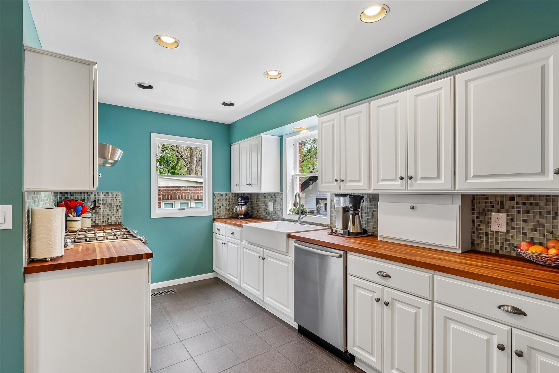 525 Waterbury Circle