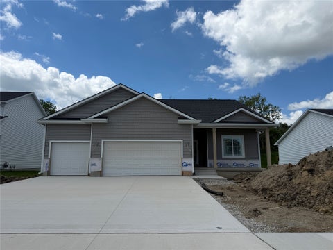 Homes For Sale - 580 NW Georgetown Drive<br/> Waukee, IA 50263
