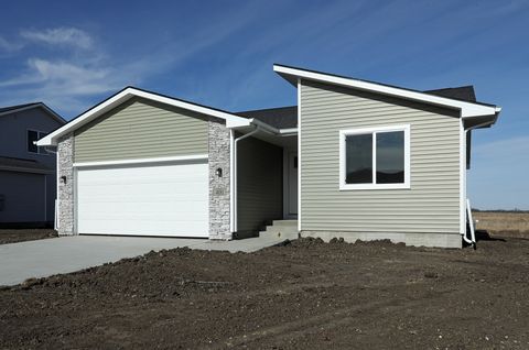 Homes For Sale - 400 NE Chalet Street<br/> Elkhart, IA 50073