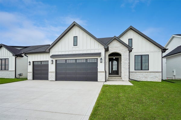 17317 BROOKVIEW DR, WAUKEE, IA 50263 - Image f9787d202aba81ca0bfccfebc1bcf22d/3557571244