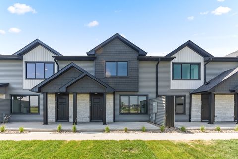 Condo For Sale - 595 Hart Lane<br/> Ankeny, IA 50021