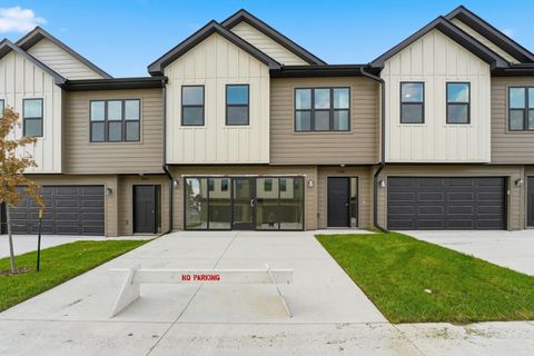 Condo For Sale - 1366 Meadow Rose Place<br/> Waukee, IA 50263