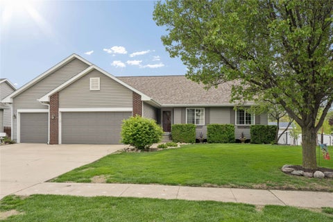 Homes For Sale - 601 SE Lowell Drive<br/> Ankeny, IA 50021