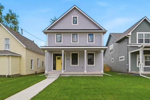 Homes For Sale - 425 E Granger Avenue<br/> Des Moines, IA 50315