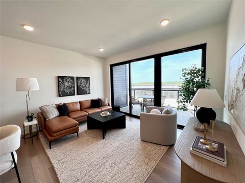 1328 Thomas Beck Road 29 Des Moines IA 50315