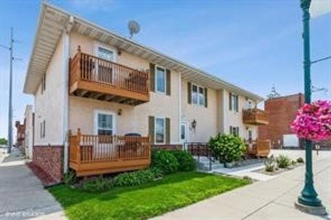 Homes For Sale - 122 E Jefferson Street #1-6<br/> Winterset, IA 50273