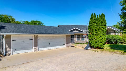 Homes For Sale - 3416 Rosebud Avenue<br/> Monroe, IA 50170