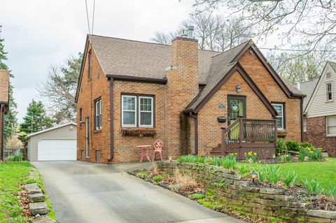 1647 Beaver Avenue Des Moines IA 50310