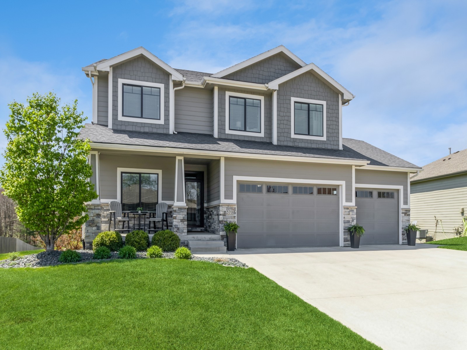 370 NE 77th Court, Pleasant Hill, Iowa image 1