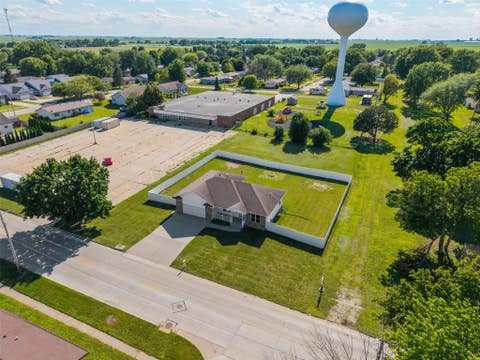 Homes For Sale - 1315 Beach Avenue<br/> Webster City, IA 50595