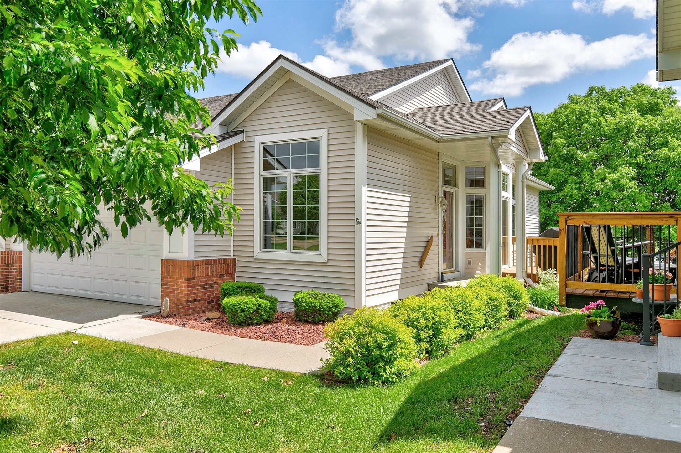 2322 Valley Ridge Place, West Des Moines, Iowa image 2