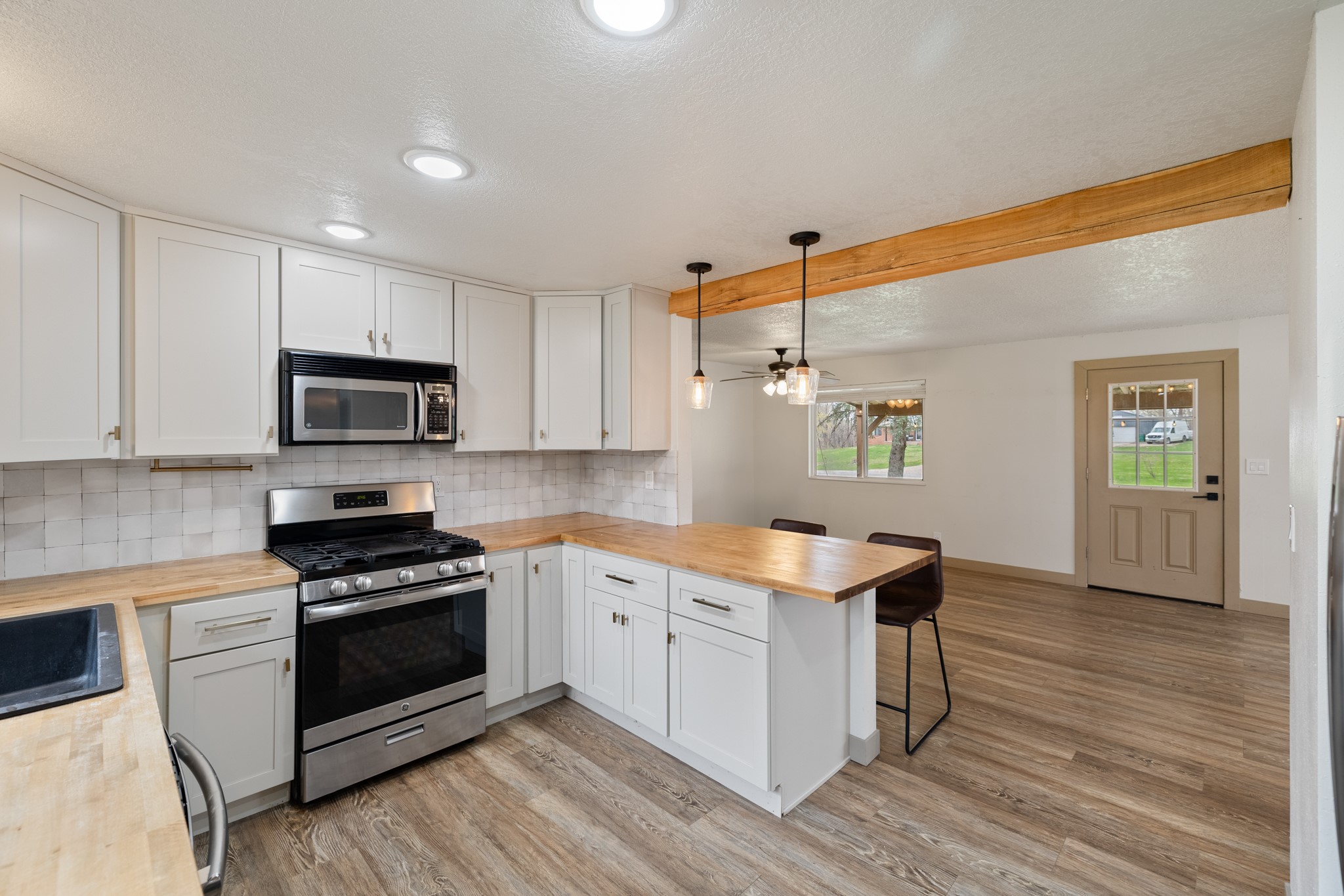 900 Circle Drive, Carlisle, Iowa image 2