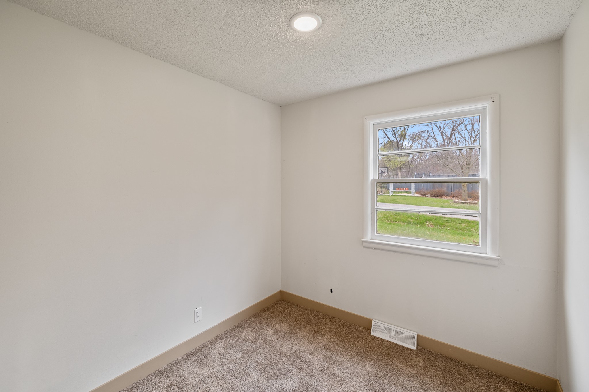 900 Circle Drive, Carlisle, Iowa image 9