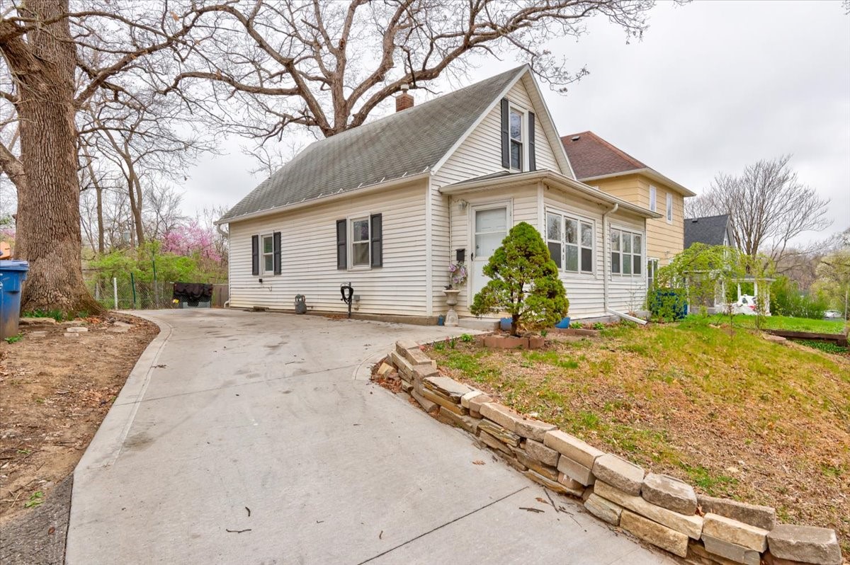 1540 33rd Street, Des Moines, Iowa image 2
